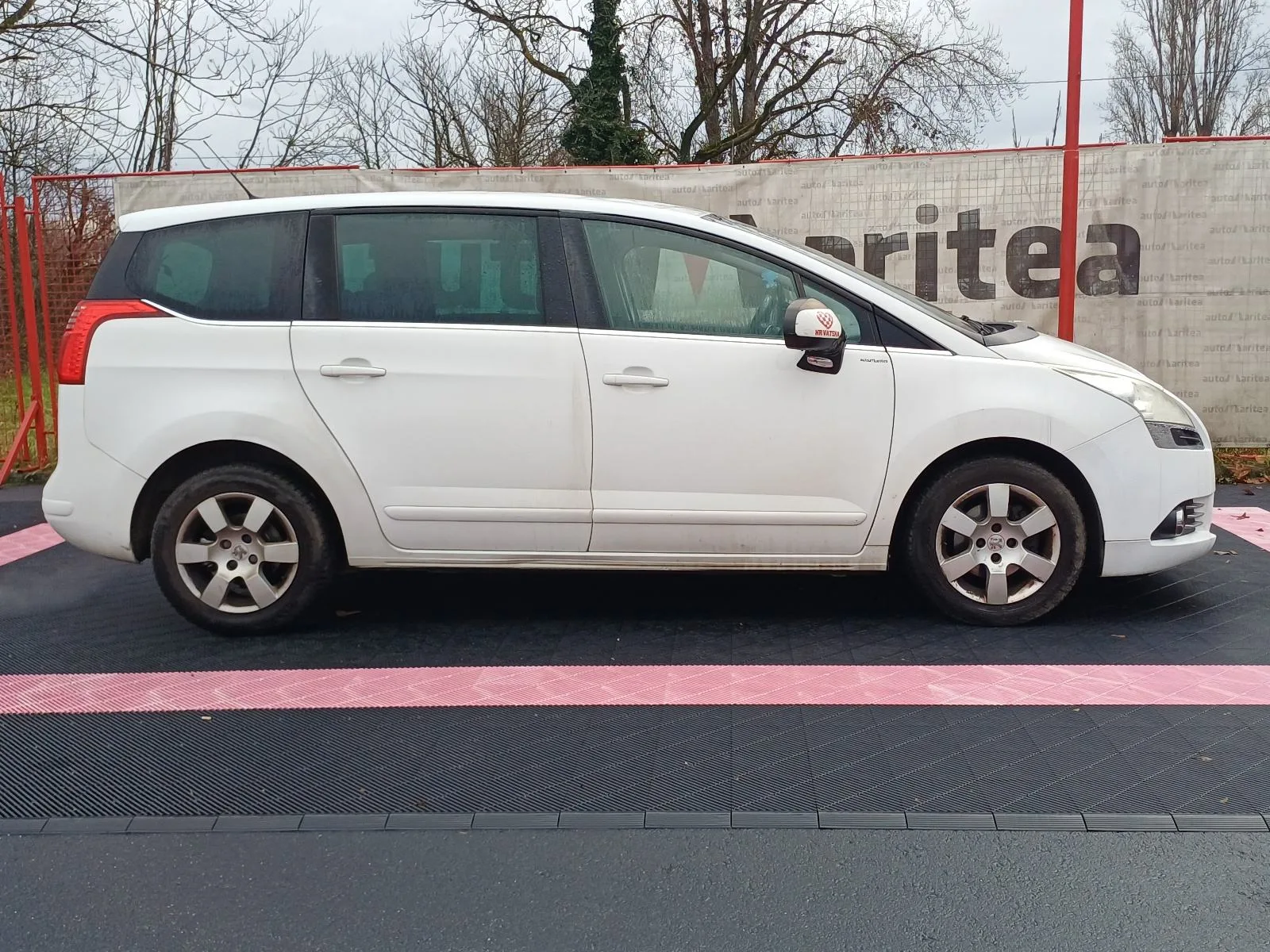 Peugeot 5008 2013 – fotografija 17