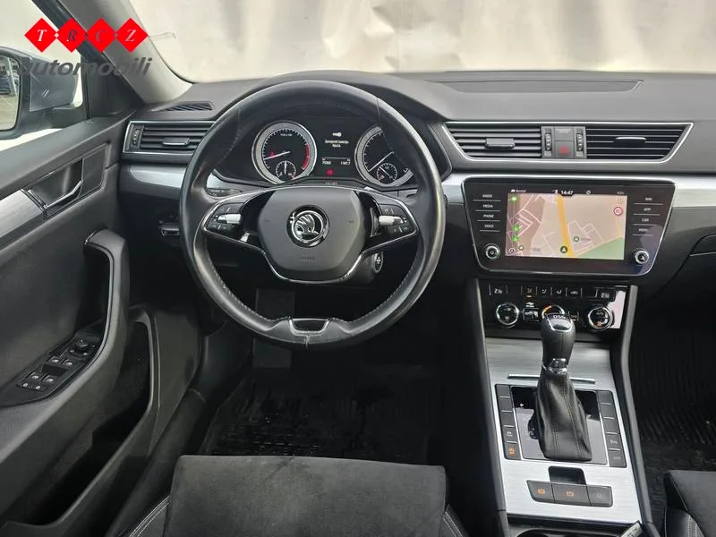 Škoda Superb 2021: fotografija 9