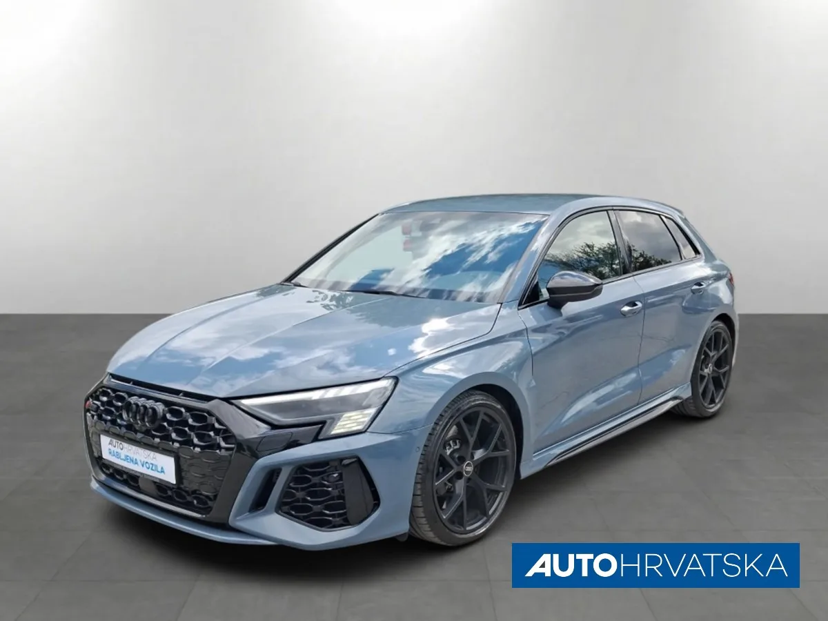 Audi Rs3 2022 – fotografija 1