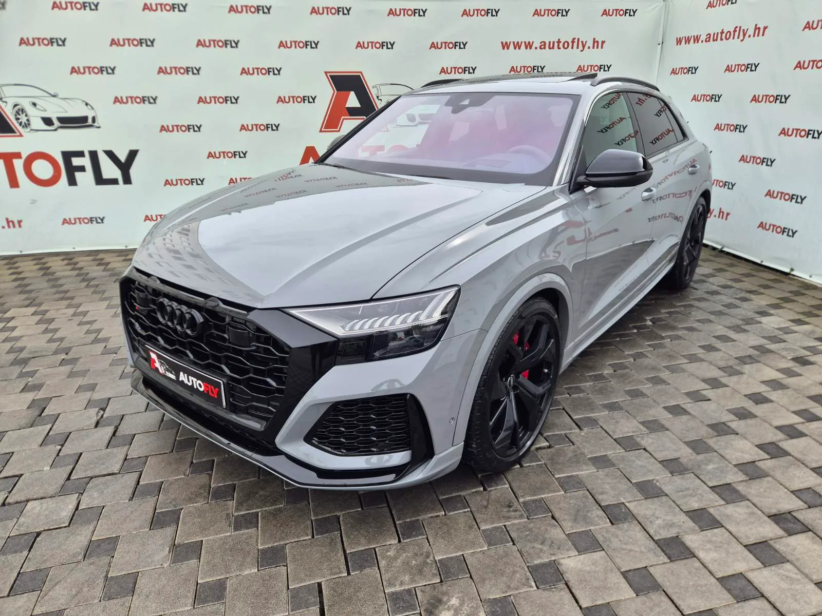Audi Q8 2023 – fotografija 1