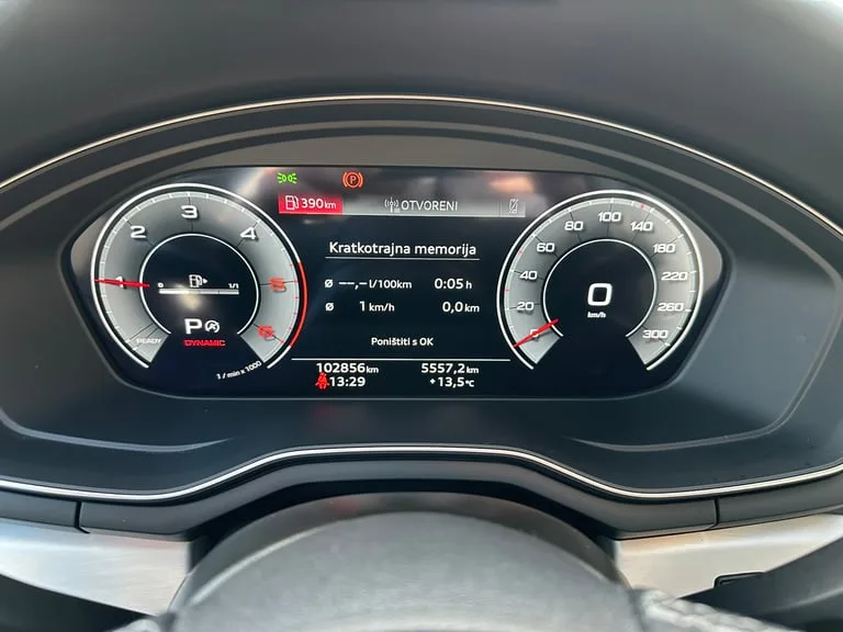 Audi A4 2023: fotografija 16