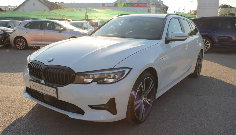 BMW Serija 3 2021: fotografija 1