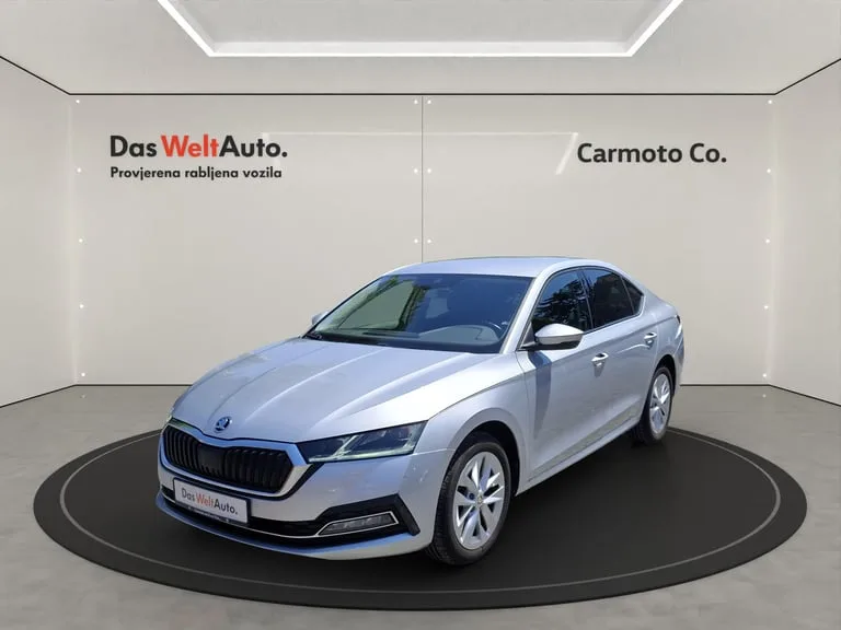 Škoda Octavia 2022: fotografija 1