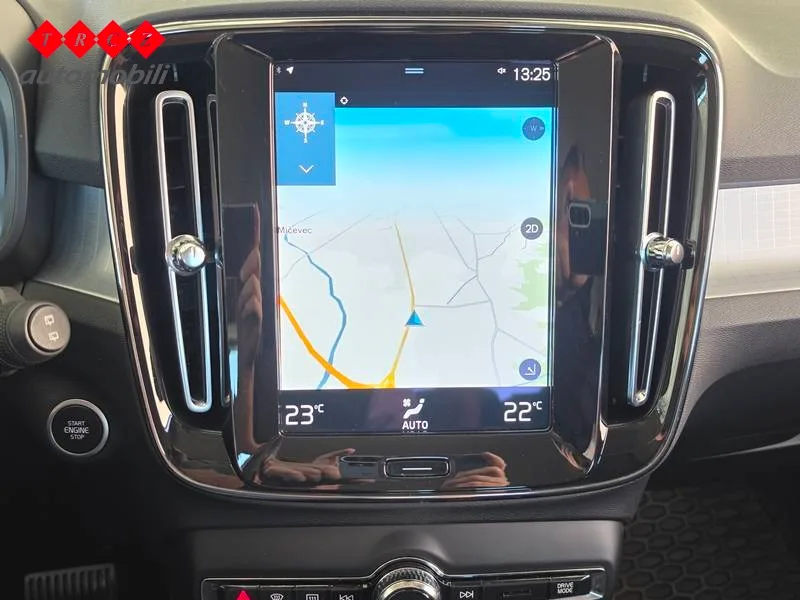 Volvo XC40 2022: fotografija 10