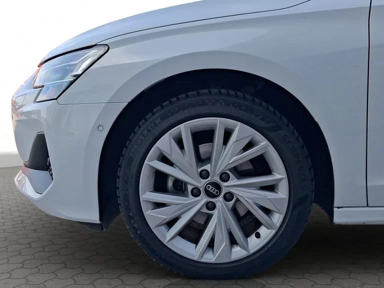 Audi A3 Sportback 2024: fotografija 19