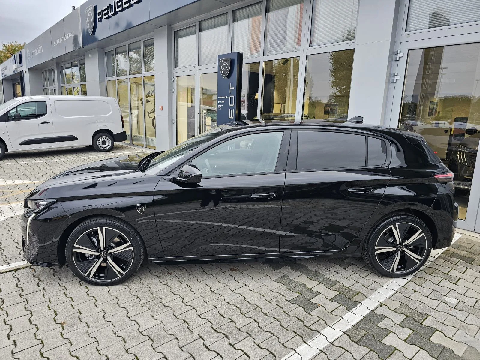 Peugeot 308 2024: fotografija 2