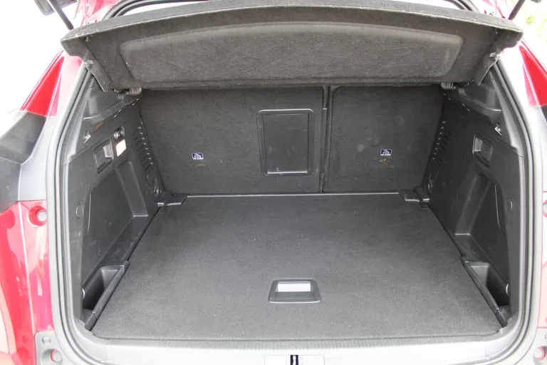 Peugeot 3008 2022: fotografija 15