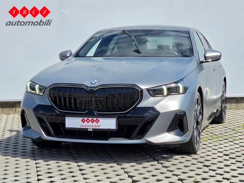 BMW Serija 5 2024 – fotografija 2