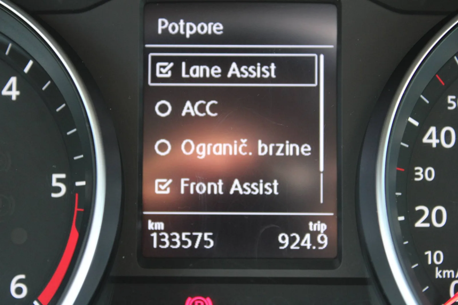 Volkswagen Passat B8 2020: fotografija 23