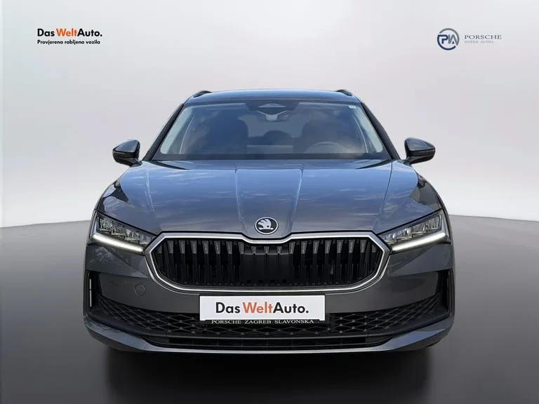 Škoda Superb Combi 2025: fotografija 2