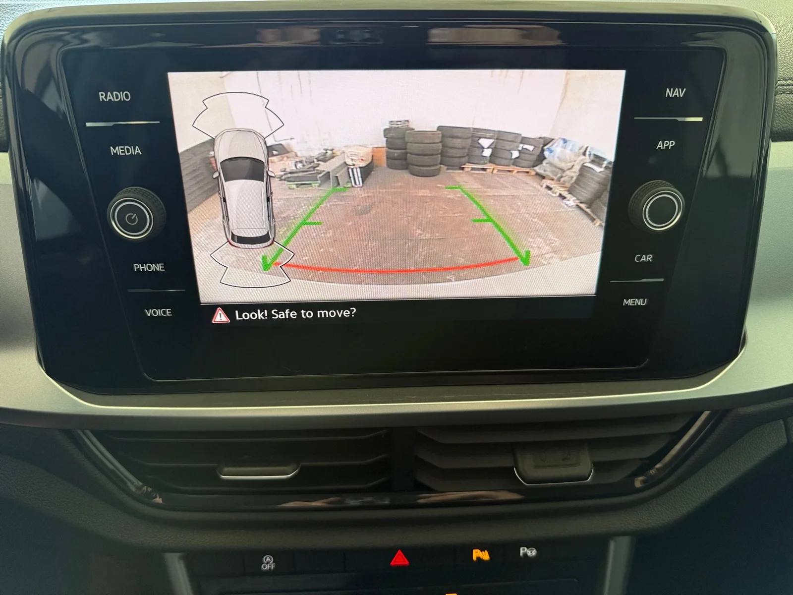 Volkswagen T-Roc 2023: fotografija 29