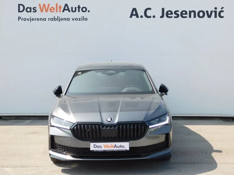 Škoda Superb 2025: fotografija 2