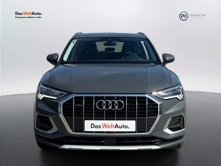 Audi Q3 2023: fotografija 2