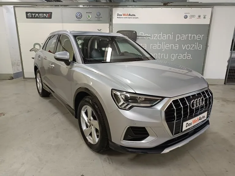 Audi Q3 2019: fotografija 2