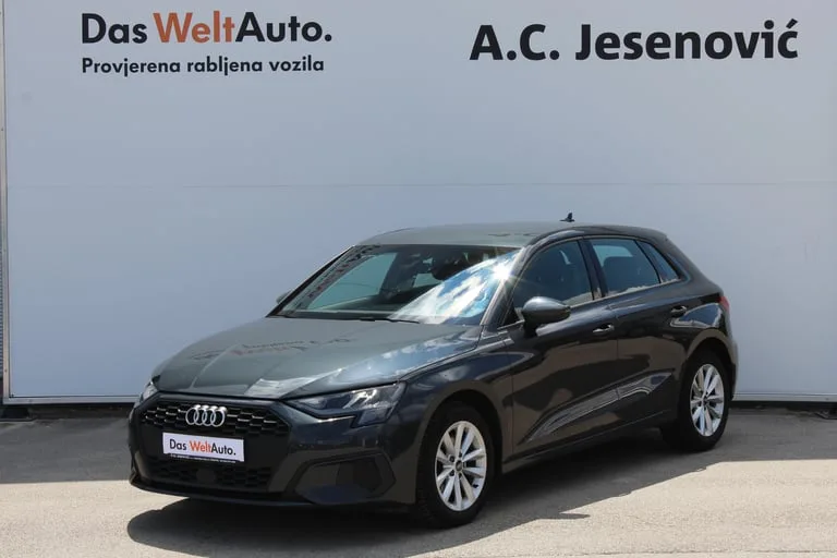 Audi A3 Sportback 2021: fotografija 1