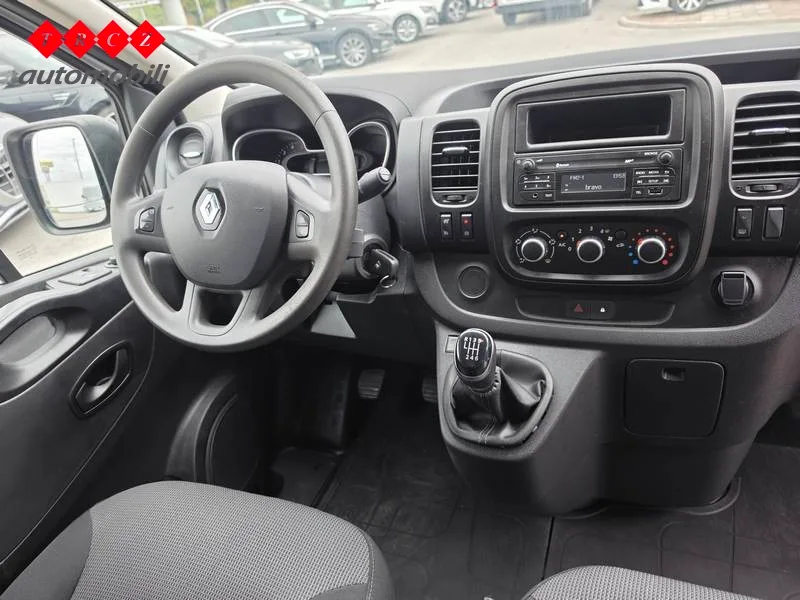Renault Trafic 2021: fotografija 7