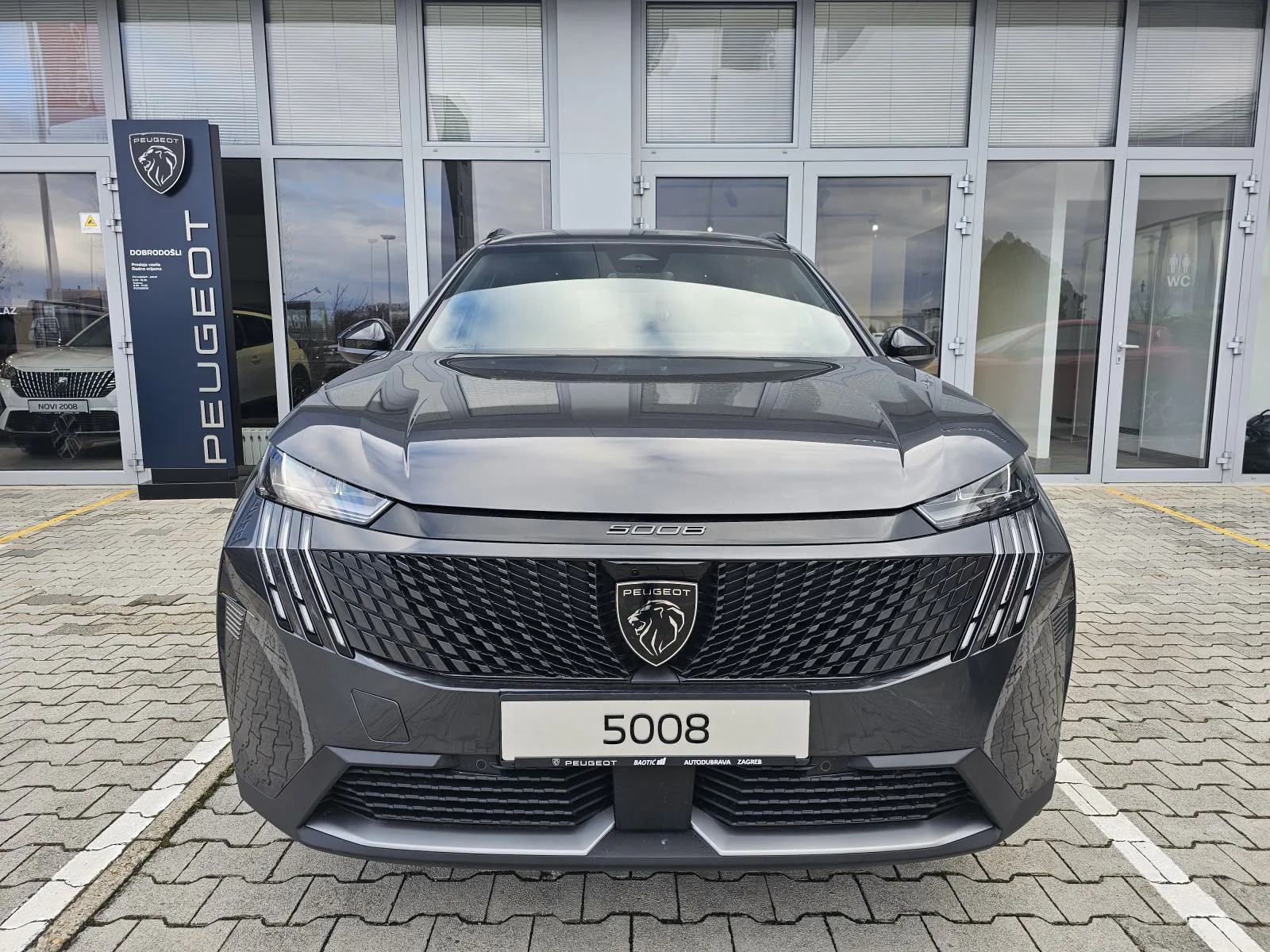 Peugeot 5008 2024: fotografija 2