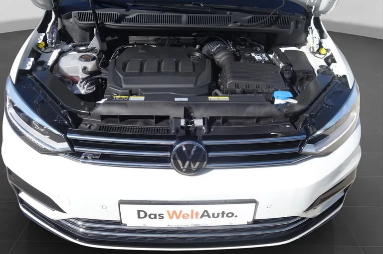 Volkswagen Touran 2025: fotografija 18