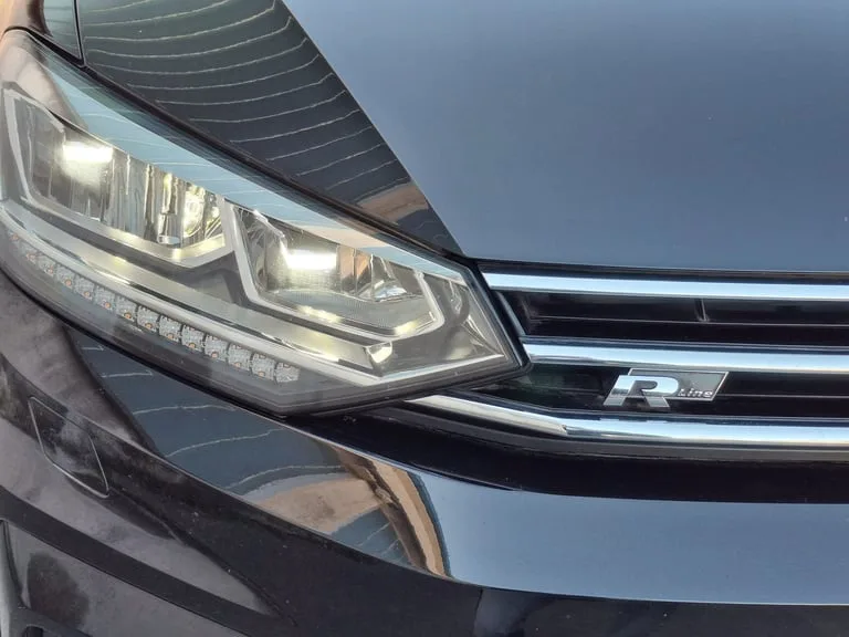 Volkswagen Touran 2023: fotografija 20