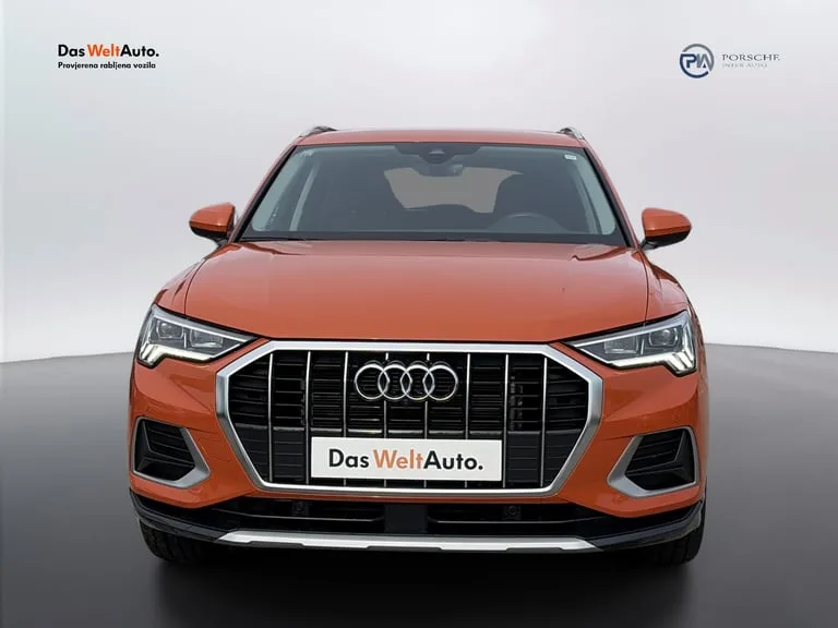 Audi Q3 2022: fotografija 2