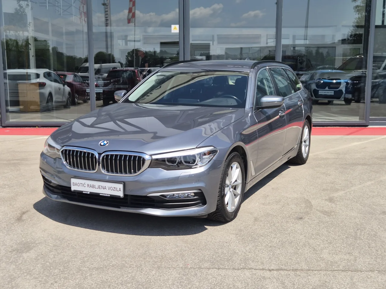 BMW Serija 5 2017: fotografija 2