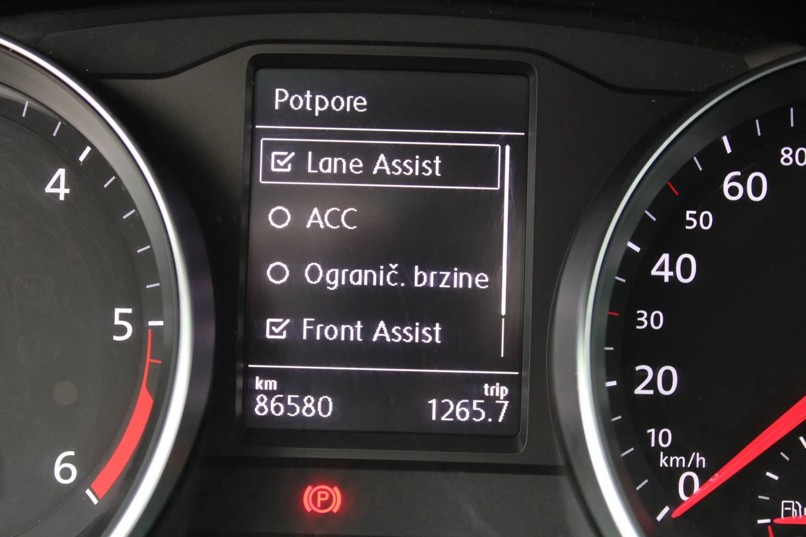 Volkswagen Passat B8 2021: fotografija 23
