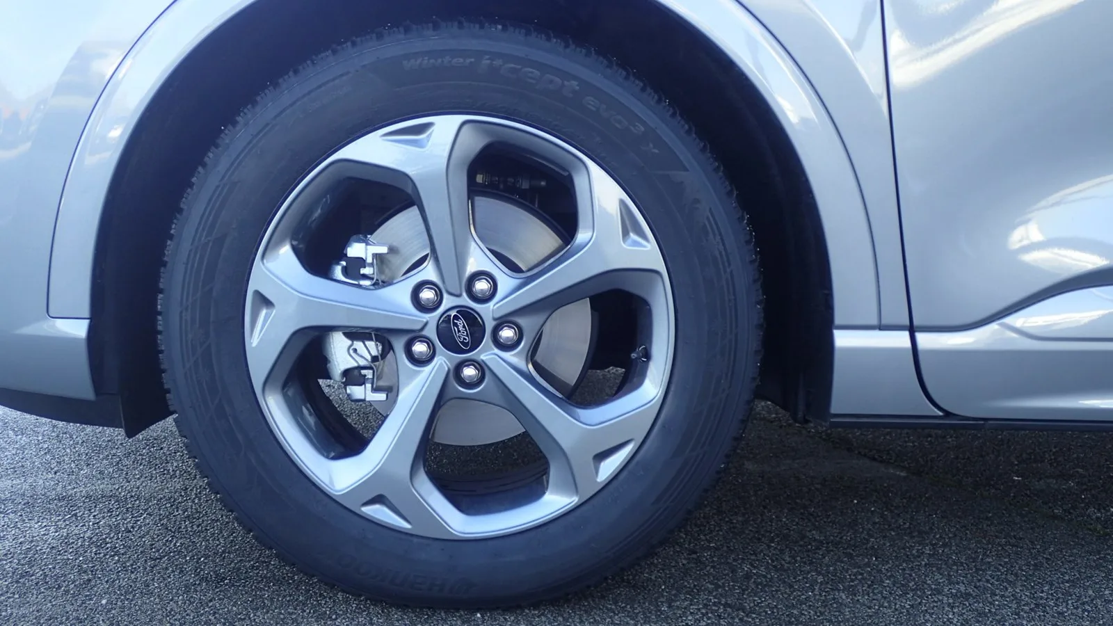 Ford Kuga 2024: fotografija 23