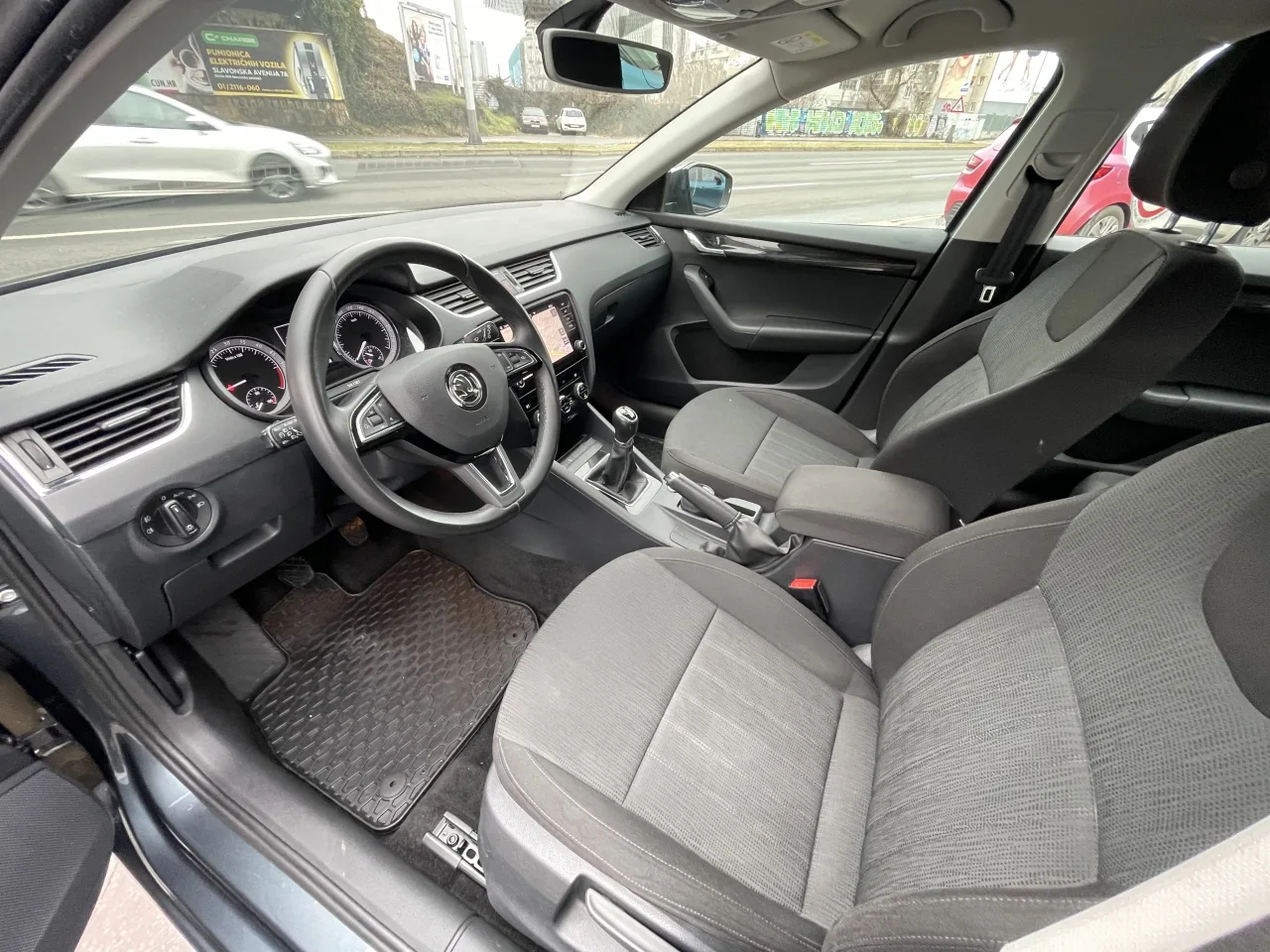 Škoda Octavia 2019 – fotografija 16