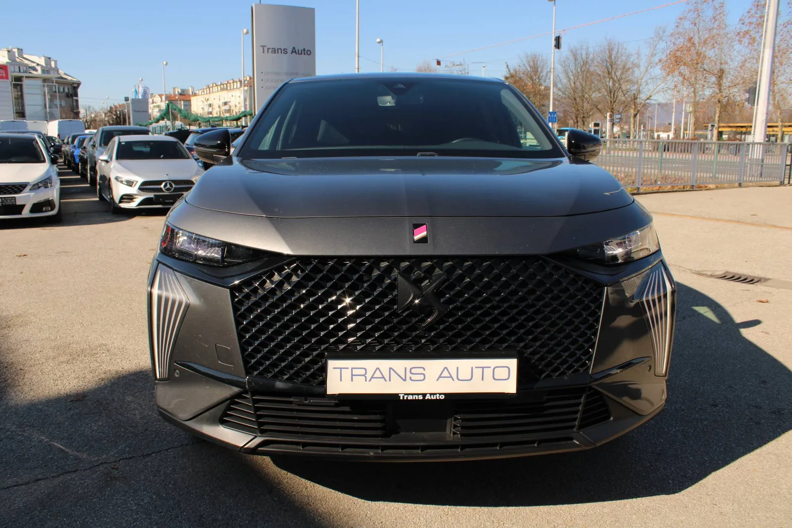 DS Automobiles DS7 2023 – fotografija 2