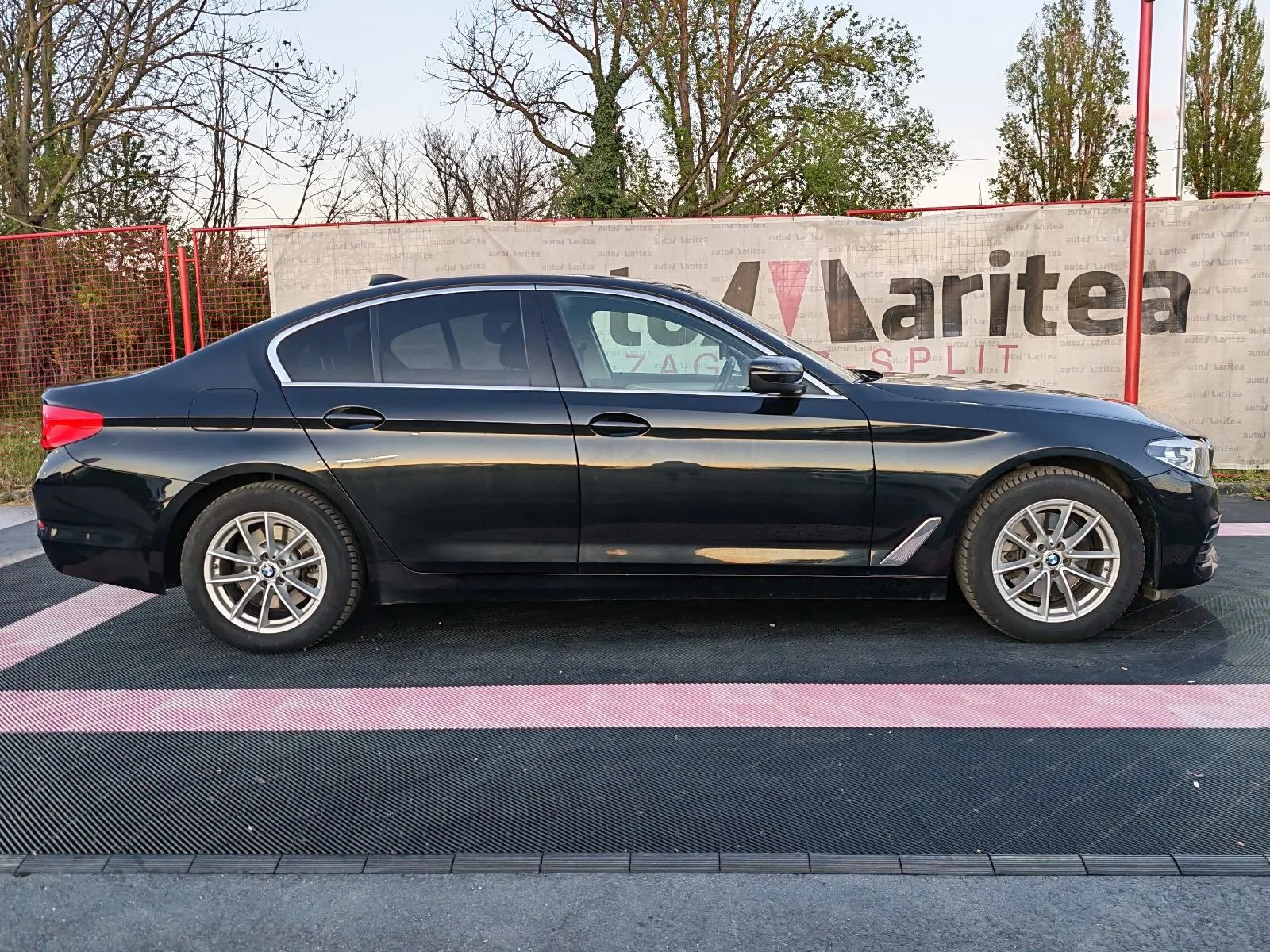 BMW Serija 5 2017 – fotografija 20