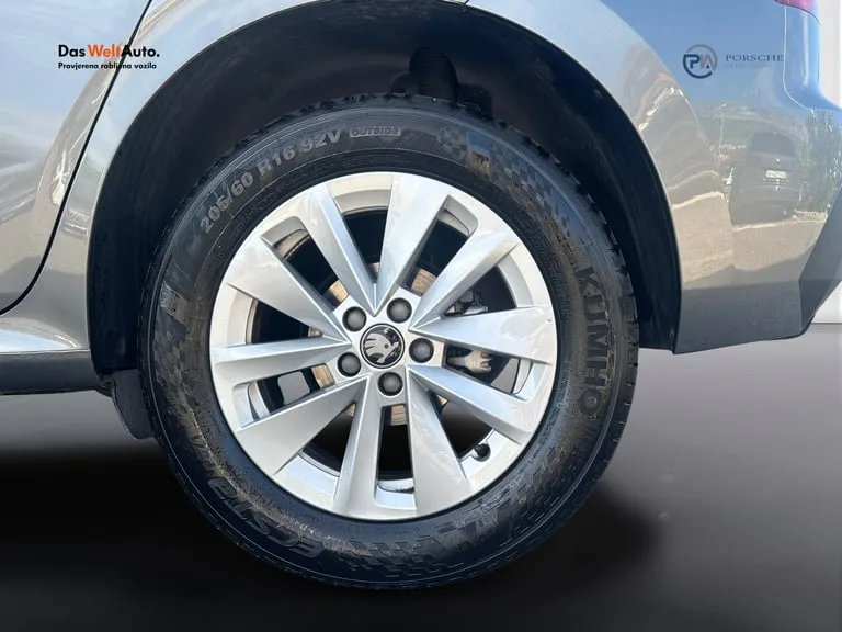 Škoda Kamiq 2025: fotografija 25