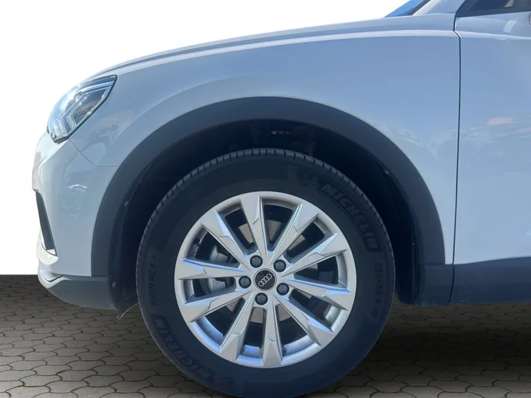 Audi Q3 2025: fotografija 20