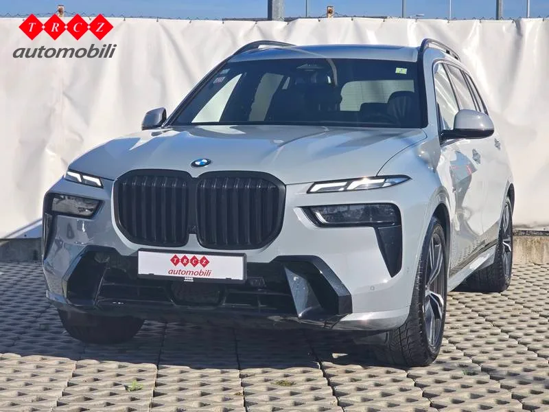 BMW X7 2022: fotografija 2
