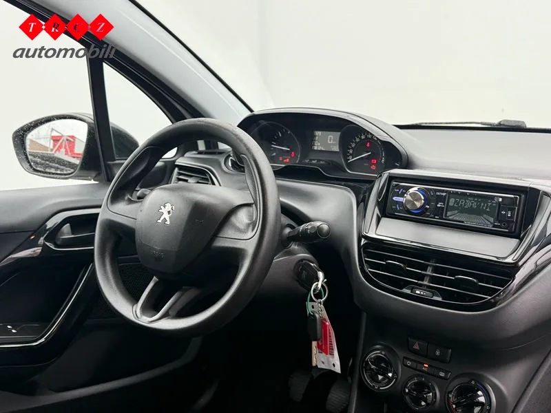 Peugeot 208 2018: fotografija 8