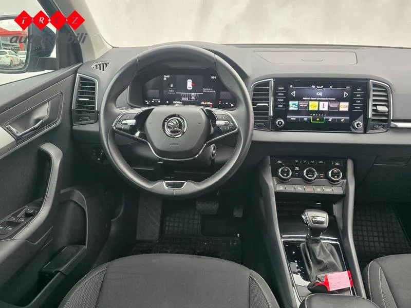 Škoda Karoq 2023: fotografija 10