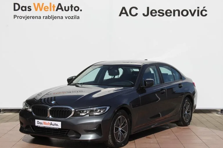 BMW Serija 3 2021: fotografija 1