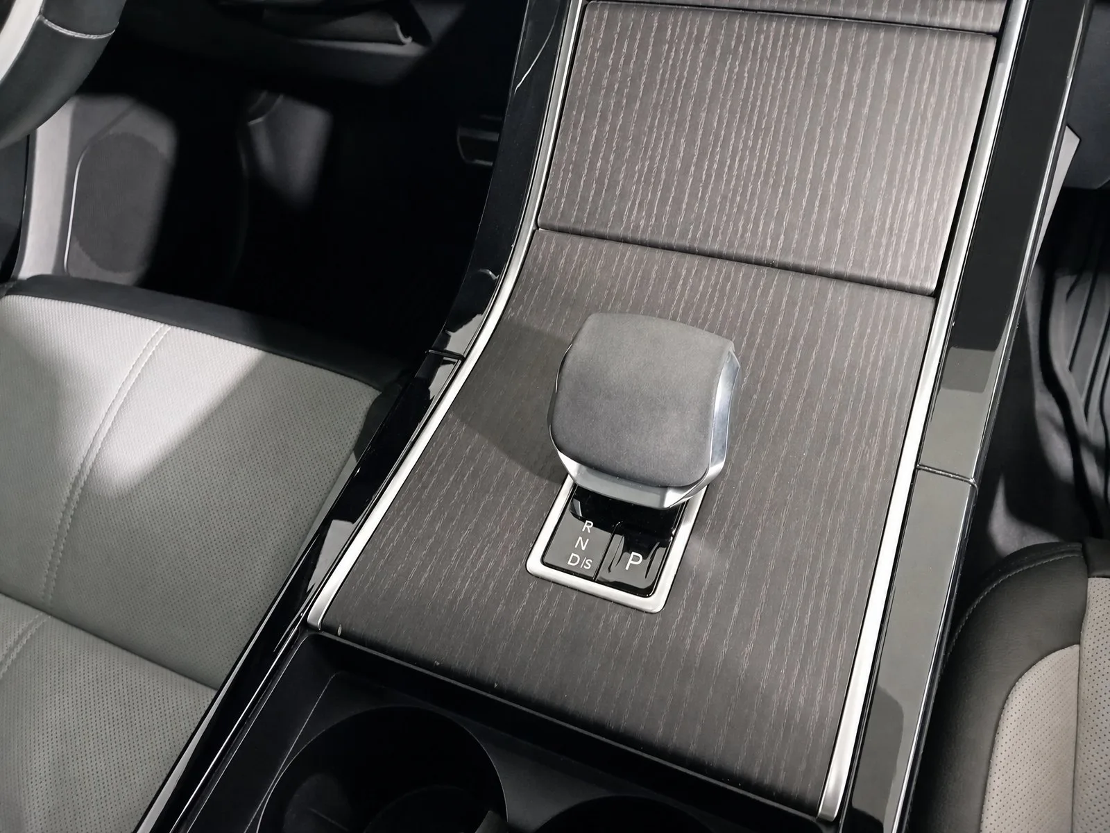 Land Rover Range Rover Velar 2023 – fotografija 30