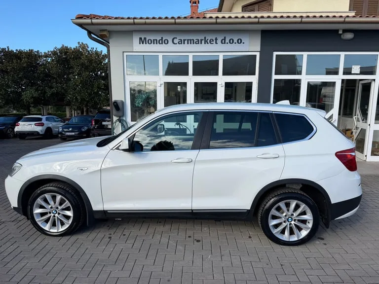 BMW X3 2011: fotografija 2