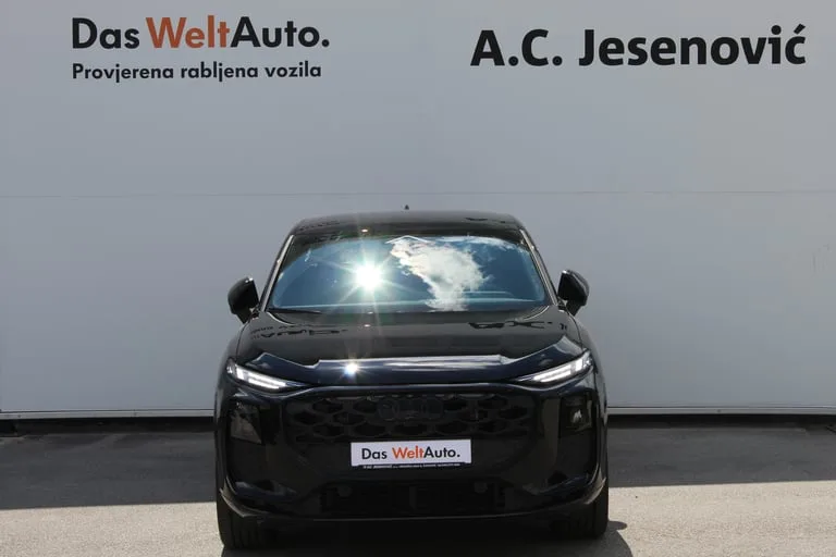 Audi Q3 2026: fotografija 2