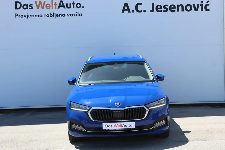 Škoda Octavia Combi 2024: fotografija 2