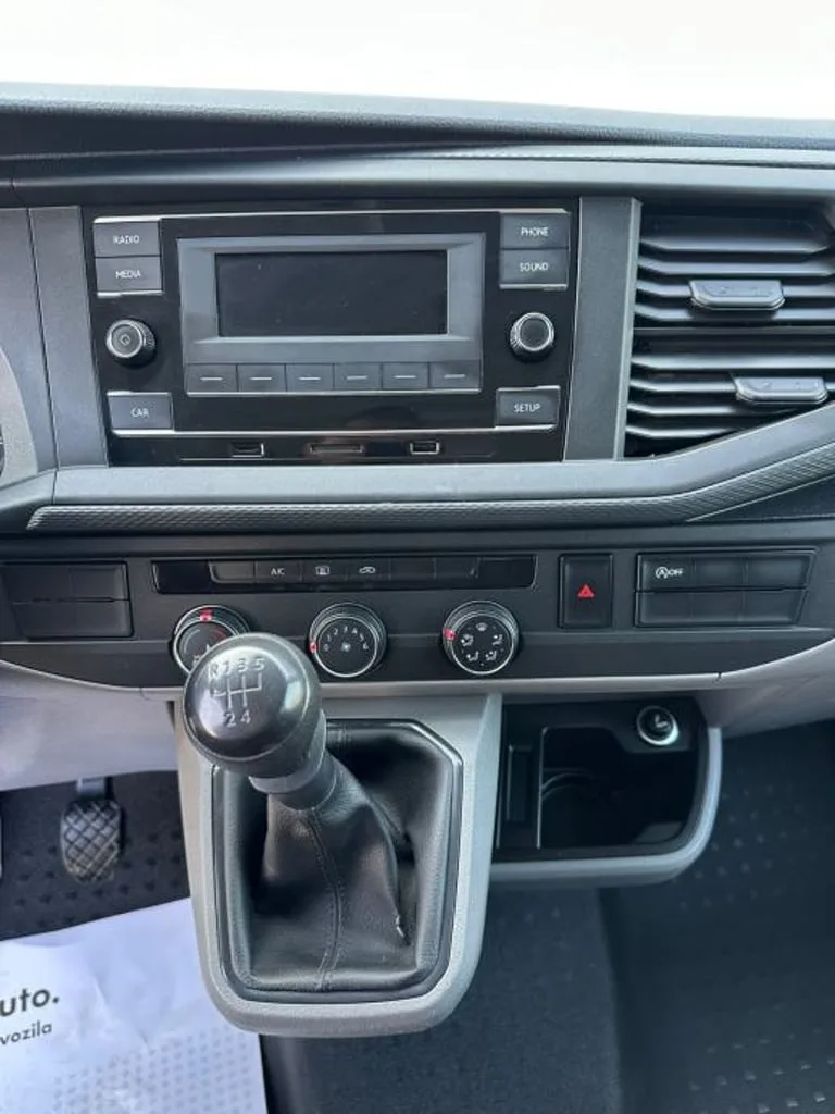 Volkswagen Transporter 2020: fotografija 11