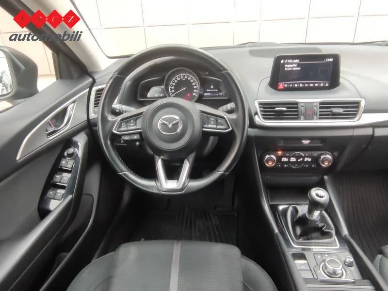 Mazda 3 2018: fotografija 9
