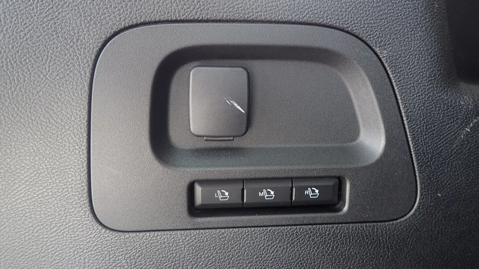 Ford S-Max 2019: fotografija 21