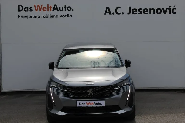 Peugeot 5008 2021: fotografija 2