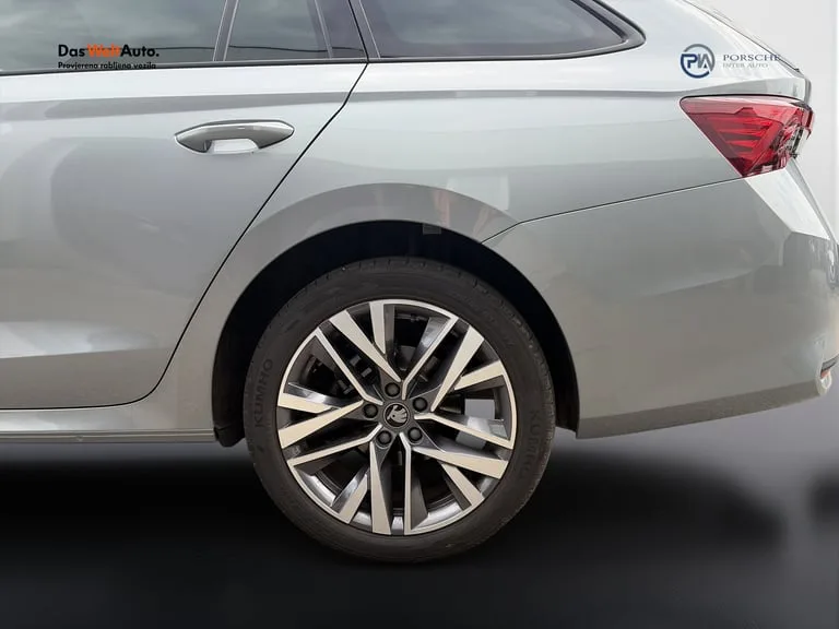Škoda Octavia Combi 2026: fotografija 21