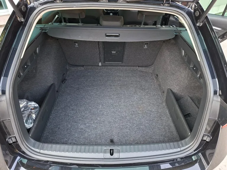 Škoda Octavia Combi 2020: fotografija 20