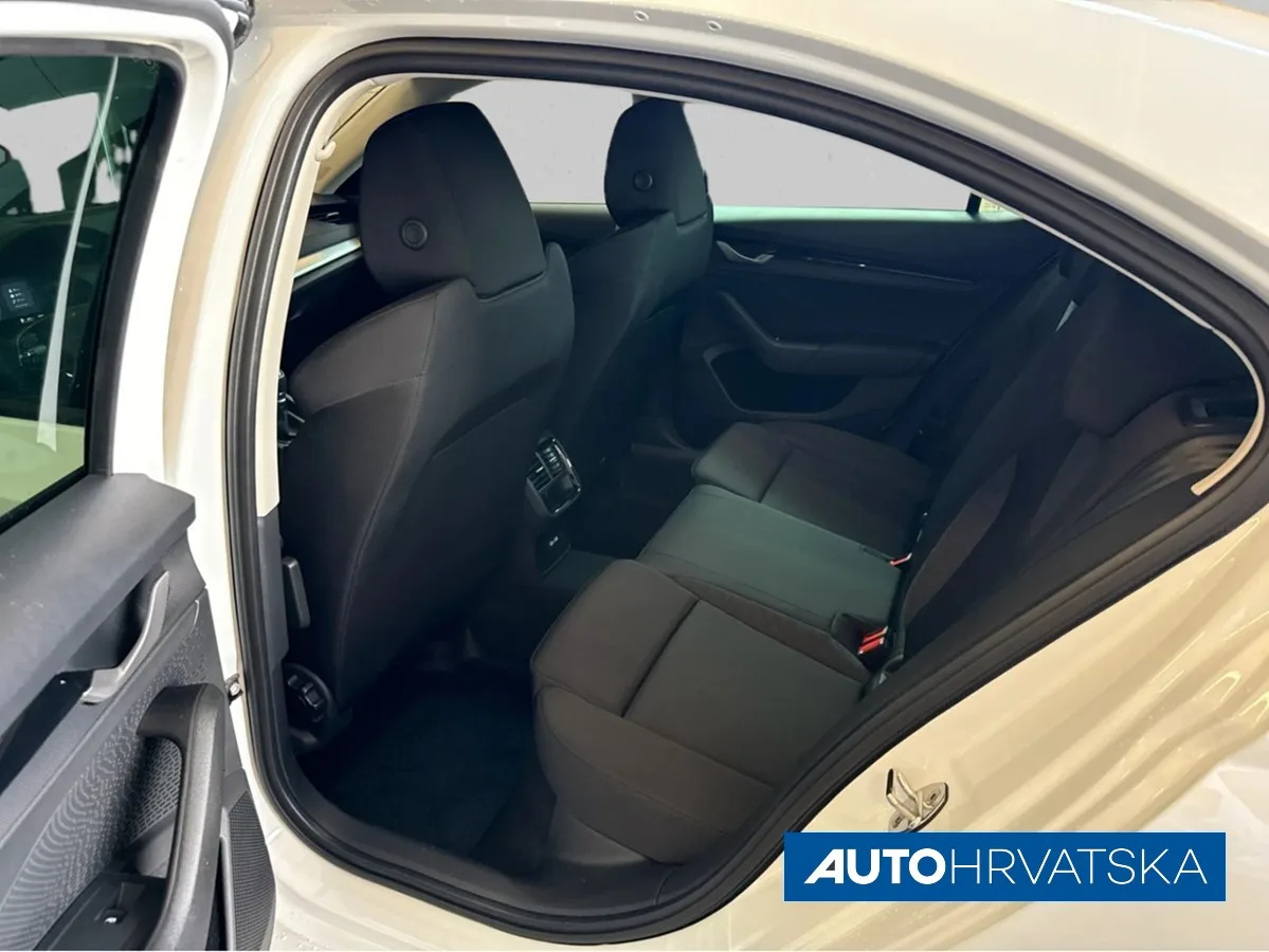 Škoda Octavia 2026 – fotografija 8