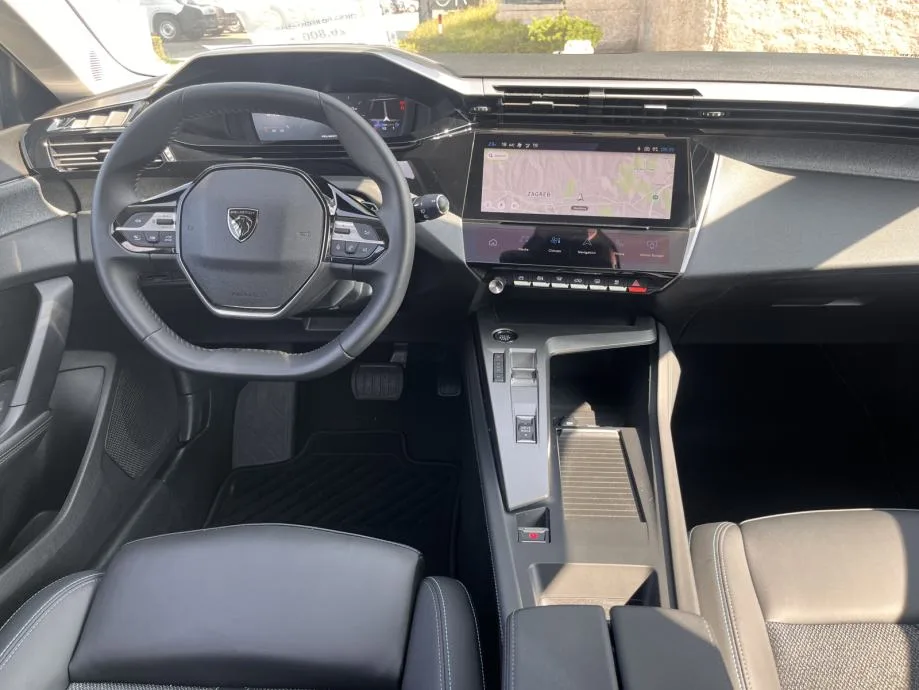 Peugeot 308 2024: fotografija 21