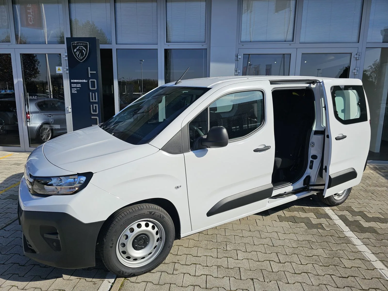 Peugeot Partner 2024: fotografija 2