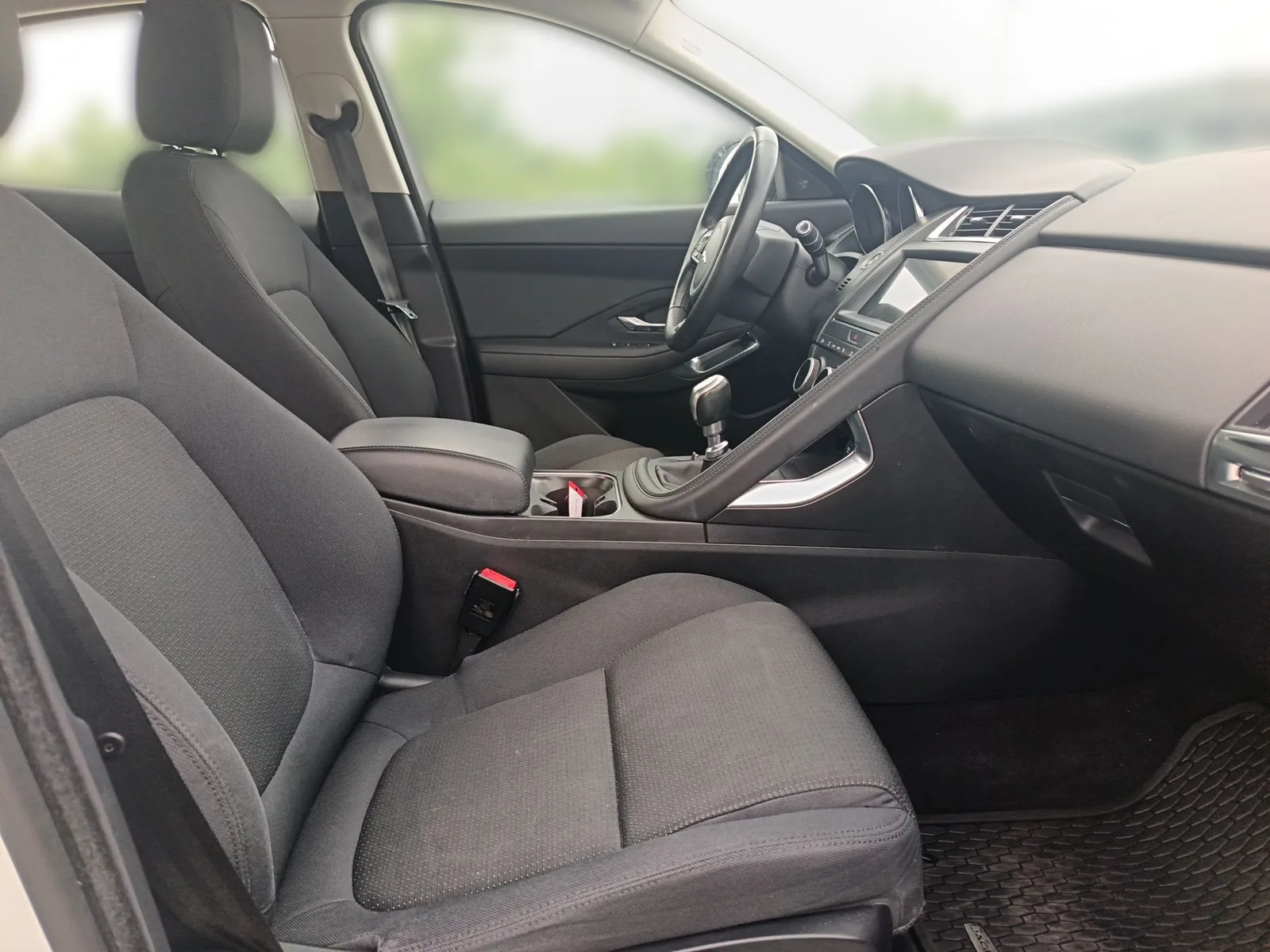 Jaguar E-PACE 2019: fotografija 24